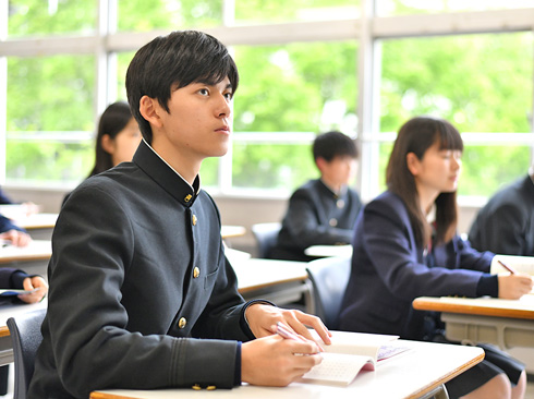授業を受ける生徒のようす