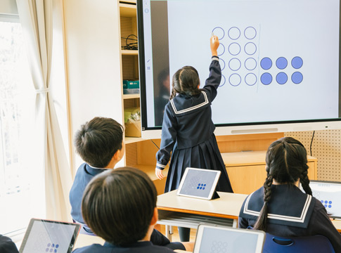 昭和学院小の授業の様子