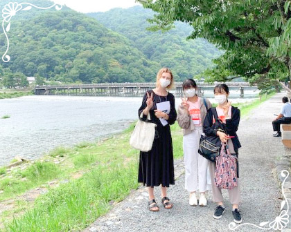 中学2年生の広島・京都国内英語研修旅行 日本在住の留学生と一緒に観光地を周ります