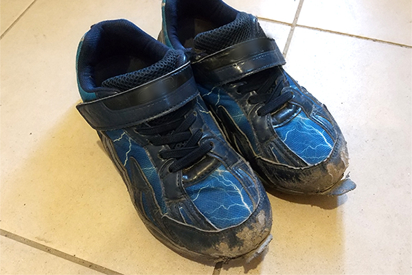 年末に買った靴がすでにぼろぼろ