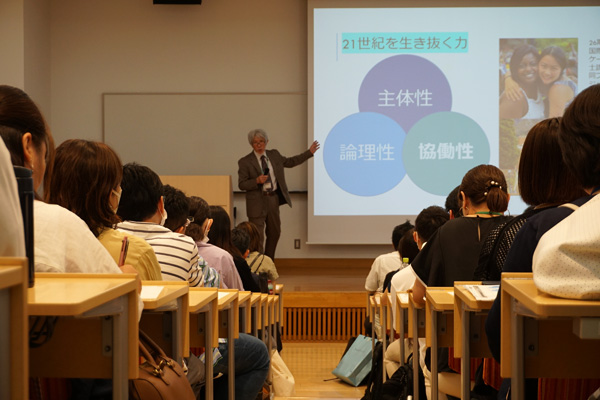 基礎学習と探究学習の両輪でお子さんの成長をサポートします