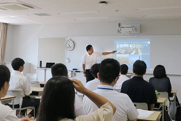 地歴公民の模擬授業の写真