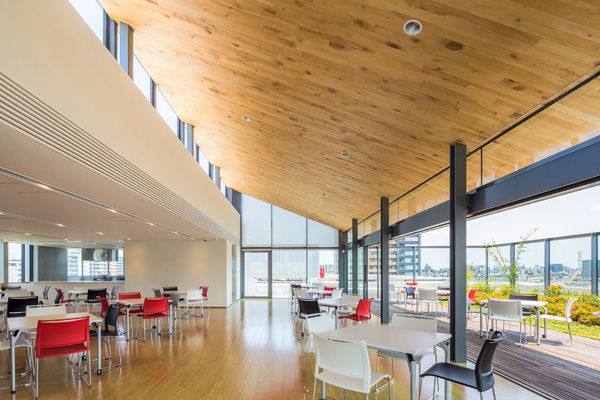 巣鴨「高校生のカフェテリア」