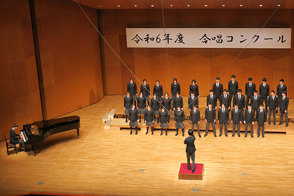 3年2組の課題曲合唱の様子