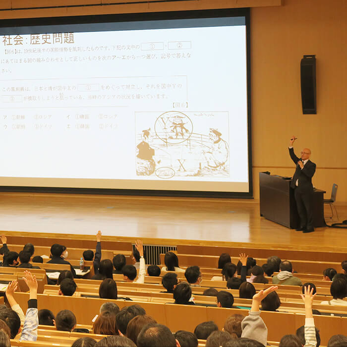 「日大藤沢の2025年度中学入試報告会＆校内ツアーに密着！【エデュスタッフ訪問記】」記事サムネイル