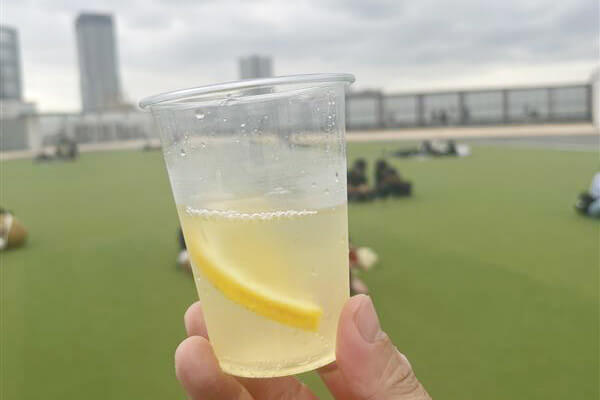 屋上での格別な一杯